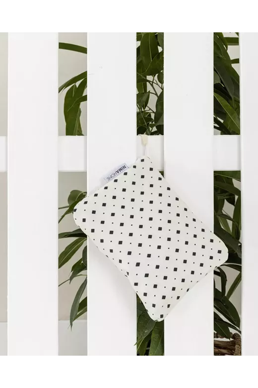 Νεσεσέρ Θαλάσσης Abstract