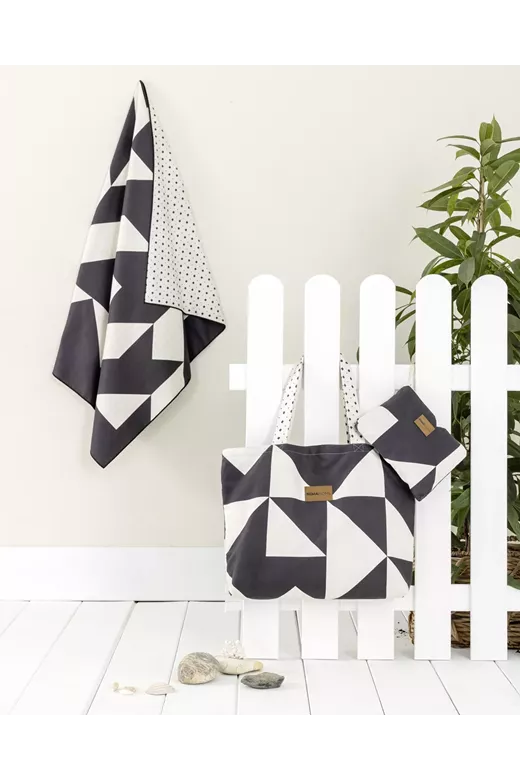 Νεσεσέρ Θαλάσσης Abstract