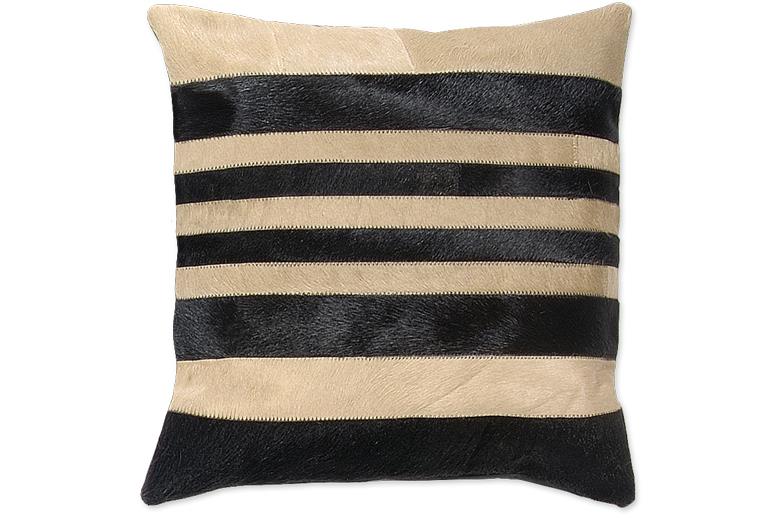 Μαξιλάρι χειροποίητο γούνινο Tapicap Cow Skin Stripes Black/Beige