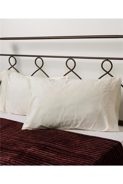 Βαμβακερή μαξιλαροθήκη με κέντημα 050 (46cm x 70cm) μπέζ ζευγάρι